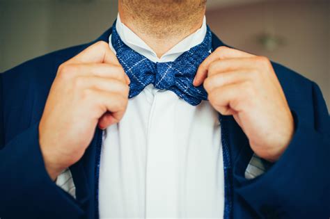 moño corbata armani|Reglas para usar corbata de moño (que todo hombre debe seguir) .